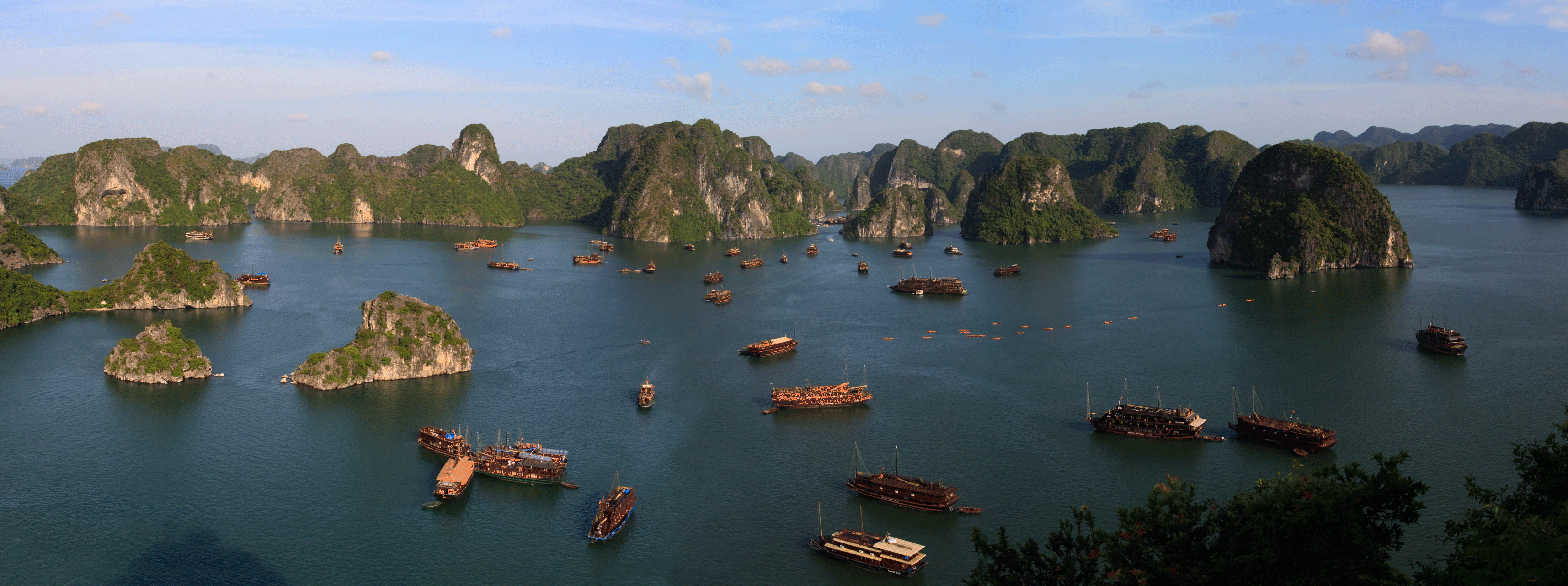 /resource/Images/Indochina/vietnam/headerimage/Halong-Bay-junk-boats-Vietn.png