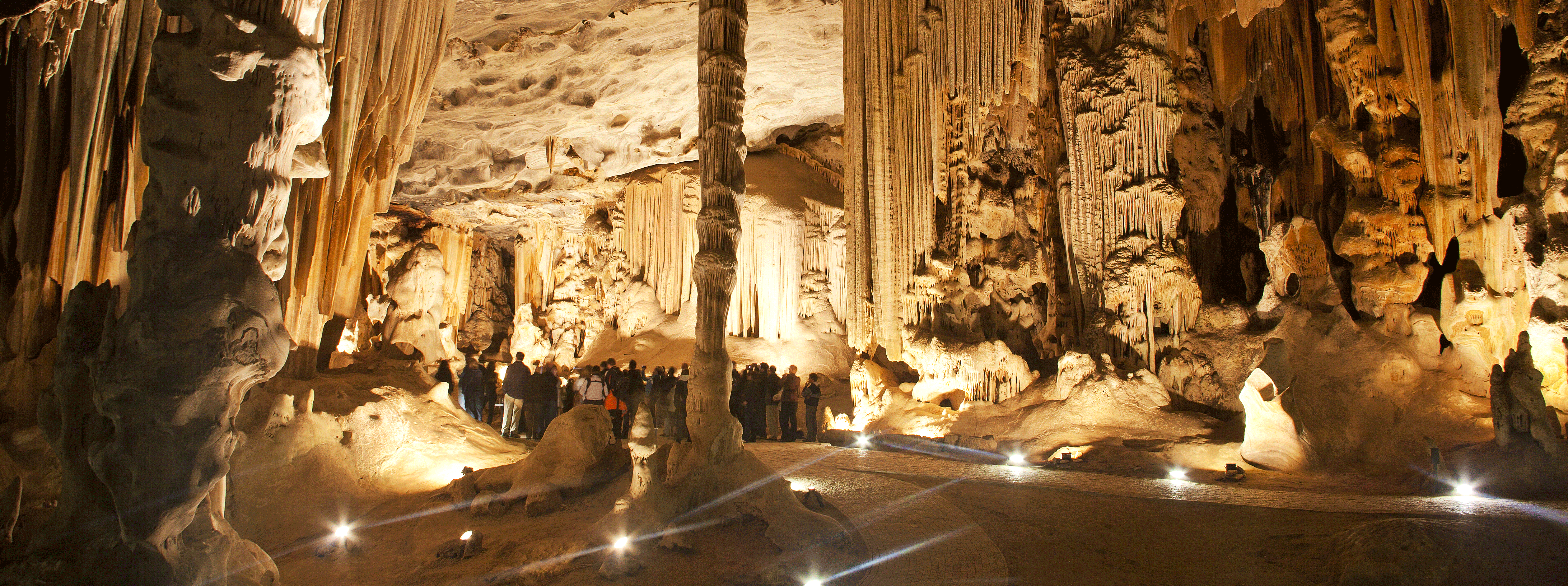 /resource/Images/southafrica/headerimage/Cango-caves.png