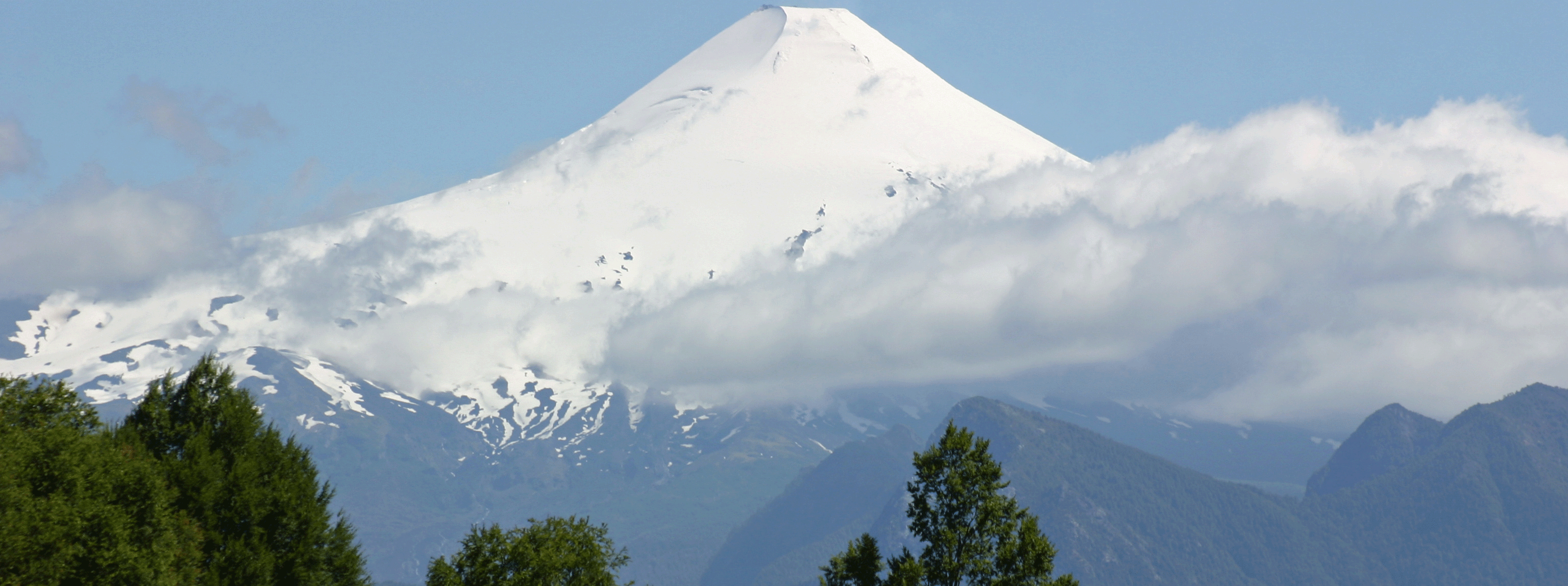 /resource/Images/southamerica/chile/headerimage/villarica-volcano,-Pucon-Chile.png