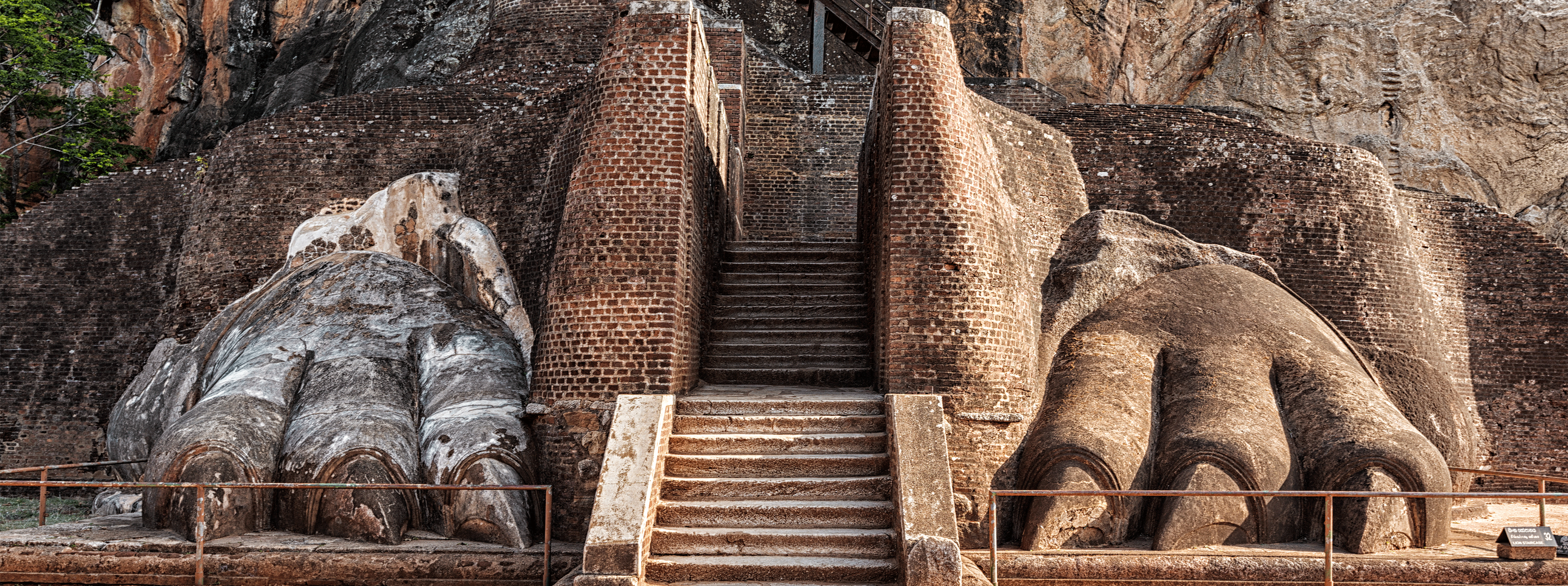 /resource/Images/southernasia/srilanka/headerimage/Sigiriya-Lion-Rock-Fortress-Sri-Lanka.png